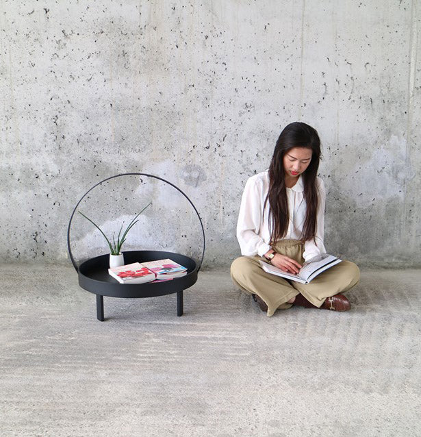 Stillness tray table